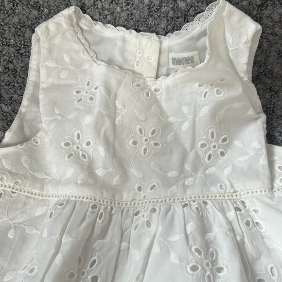 Cute girls top size 5-6 - Picture 2 of 7